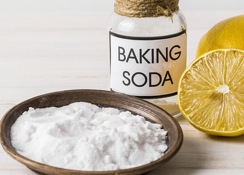 cách xử lý giày cao gót bị mốc bằng baking soda